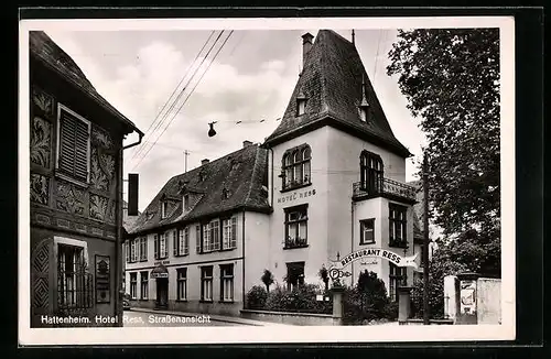 AK Hattenheim, Strassenpartie mit Hotel Ress