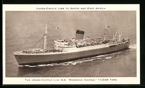 AK Passagierschiff S.S. Rhodesia Castle der Union-Castle Line auf See gesehen