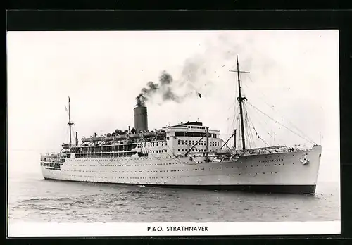 AK Passagierschiff P&O Strathnaver, der Dampfer in voller Fahrt
