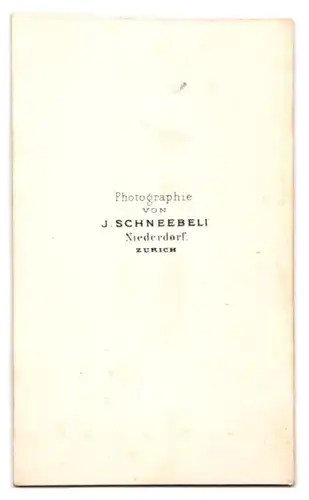 Fotografie J. Schneebeli, Zürich-Niederdorf, Junger Herr in modischer Kleidung
