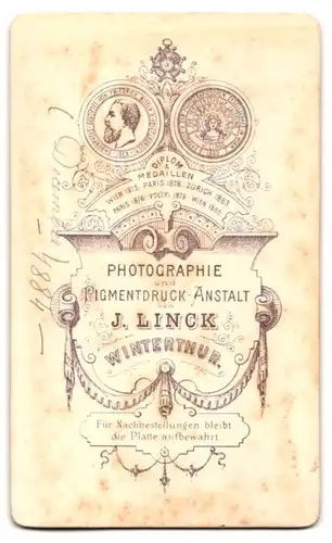 Fotografie J. Linck, Winterthur, Junge Dame in hübscher Kleidung