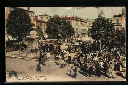 AK Vienne, Le Marché, Place de l`Hotel de Ville