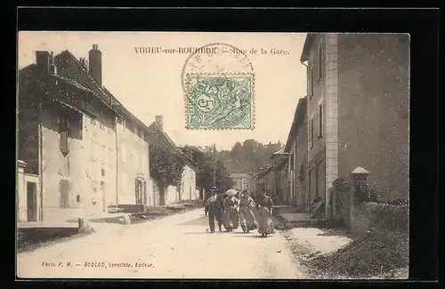 AK Virieu-sur-Bourbre, Rue de la Gare