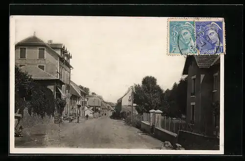 AK Laffrey, Entrée du Village, cote Sud