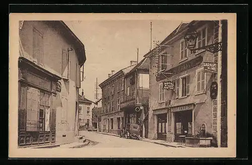 AK Morestel, Grande Rue, avec Hotel de France