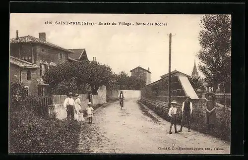 AK Saint-Prim, Entrée du Village, Route des Roches