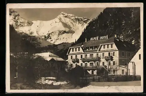 AK Mallnitz, Albers Alpenhotel mit Bergpanorama