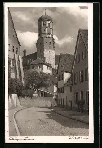 AK Dillingen a.d. Donau, Vorstadtstrasse mit Turm