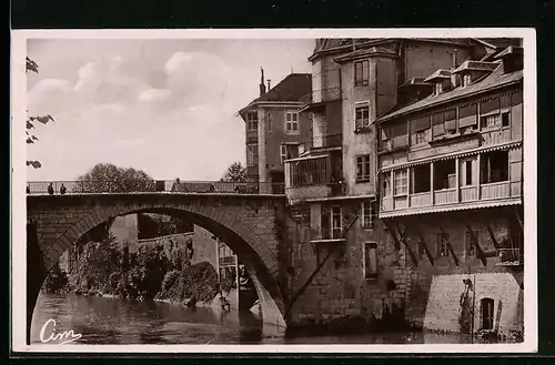 AK Pont-de-Beauvoisin, Le Pont Francois Ier et la Maison natale de Pravaz