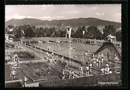 AK Offenburg, Fröhliches Treiben im Freibad