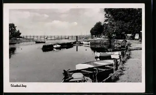 AK Deep /Ostsee, Uferpartie mit Ruderbooten