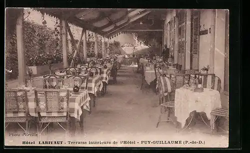 AK Puy-Guillaume, Hotel Larivaut, Terrasse interieure