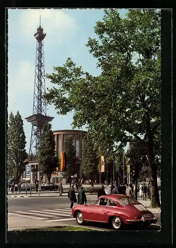 Riesen-AK Berlin-Charlottenburg, Auto Porsche 356 am Messegelände ICC & Funkturm