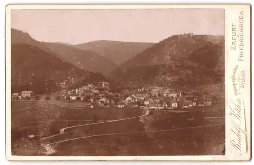 Fotografie Rudolf Kühn, Erfurt, Ansicht Grosstabarz, Blick auf den Ort im Jahre 1895