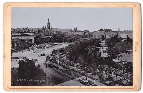 Fotografie Stengel & Co., Dresden, Ansicht Wien, Blick auf den Franzensring mit Strassenbahn