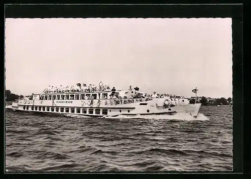 AK Weisse Flotte Berlin, Luxusfahrgastschiff Johannes R. Becher
