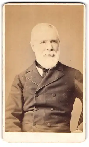 Fotografie G. W. Wilson & Co., Aberdeen, 25, Corown St., Älterer Herr mit Vollbart