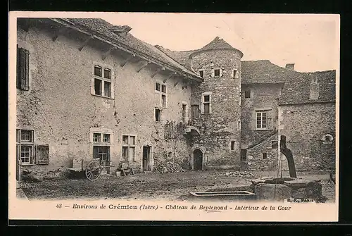 AK Beptenoud, Intérieur de la Cour de Château