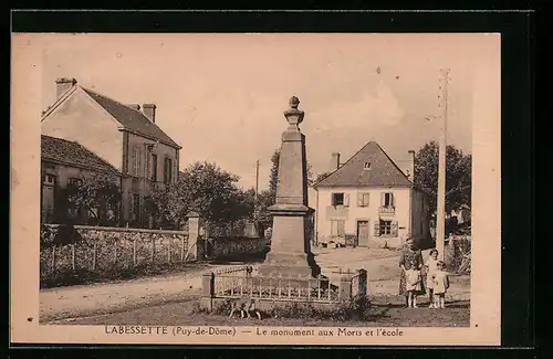 AK Labessette, Le monument aux Morts et l`école