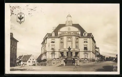 AK Donaueschingen, Strassenpartie mit Rathaus