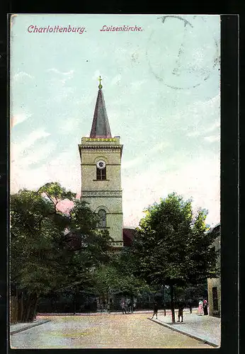 AK Berlin-Charlottenburg, Strassenpartie mit Luisenkirche