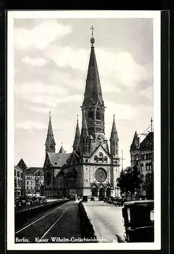 AK Berlin-Charlottenburg, Strassenbahn mit der Kaiser Wilhelm-Gedächtniskirche