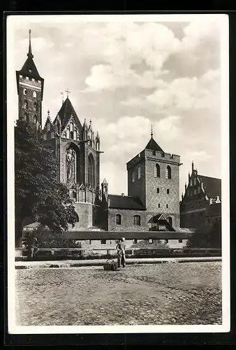 AK Marienburg / Malbork, Marienkirche mit Madonna