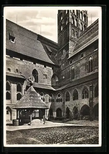 AK Marienburg /Westpr., Kreuzgang im Hochschloss