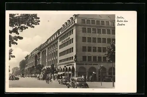 AK Berlin, Strasse Unter den Linden mit Sparkasse der Stadt Berlin