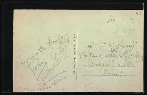 AK Monton, La Place de la Croix de la Mission et la Vierge