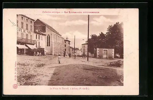AK Arlanc, La Place du Terrail, Cafe de Paris