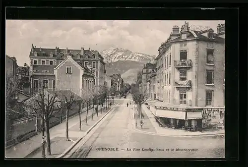 AK Grenoble, La Rue Lesdiguieres et le Moucherotte, Strassenbahn