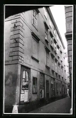 AK Wien, Windhaaggasse mit Werbeplakaten