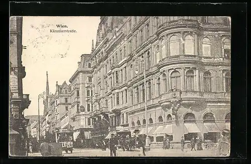 AK Wien, Kärntnerstrasse mit Geschäften und Passanten