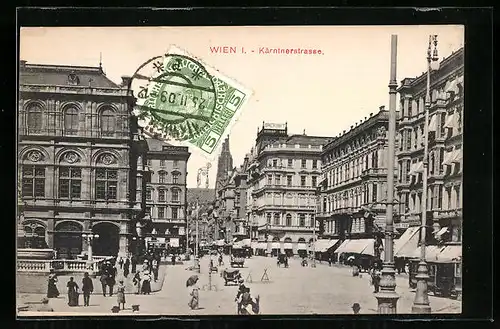 AK Wien, Partie in der Kärntnerstrasse mit Passanten und Kirchturm