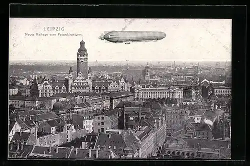 AK Leipzig, Neues Rathaus und fliegender Zeppelin, vom Peterskirchturm gesehen