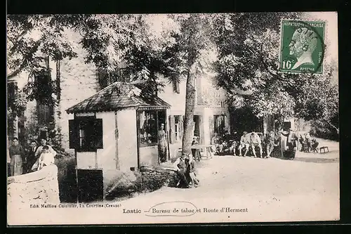 AK Lastic, Bureau de tabae et Route d'Herment