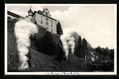 AK Baden-Baden, Villa aus Untersicht hinter Rauchsäulen