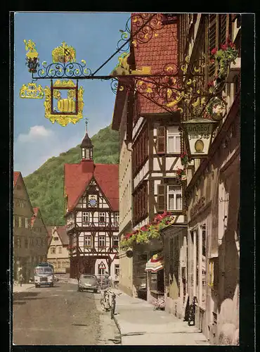 AK Urach, Wilhelmstrasse mit Rathaus