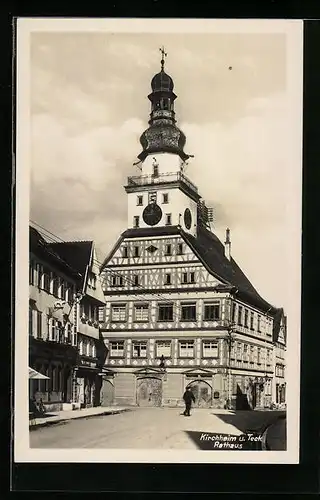 AK Kirchheim u. Teck, Strassenpartie mit Rathaus