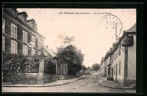 AK Pionsat, La rue du Foirail