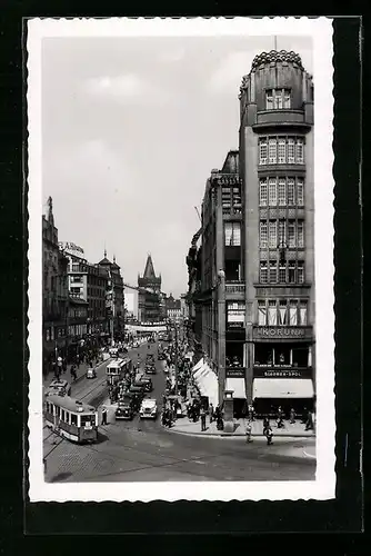 AK Prag, Strassenbahnen auf der Strasse Graben