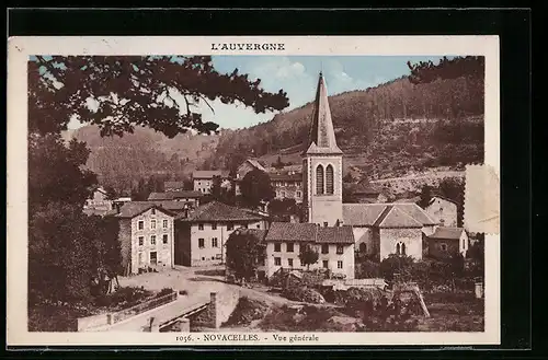 AK Novacelles, L`Auvergne, Vue générale