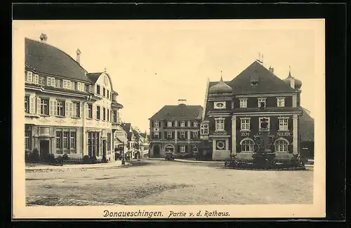 AK Donaueschingen, Rathaus mit Gasthaus zum Adler und Brunnen