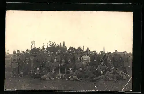 Foto-AK Soldaten der Infanterie in Uniform mit MG 08, 21. bay. Feld-Art.-Reg.