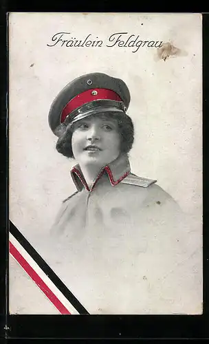 AK Fräulein Feldgrau mit Schirmmütze, Banderole in Nationalfarben