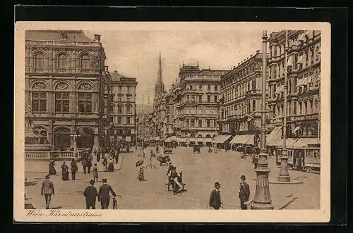 AK Wien, Kärntnerstrasse mit Passanten und Geschäften