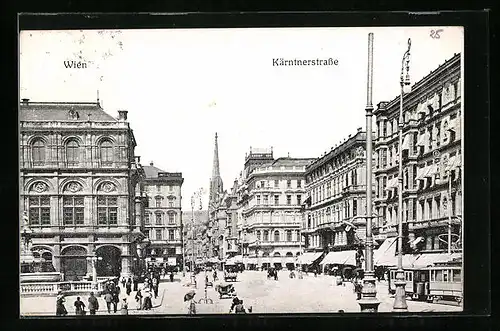 AK Wien, Kärntnerstrasse, Strassenpartie mit Passanten und Kirche