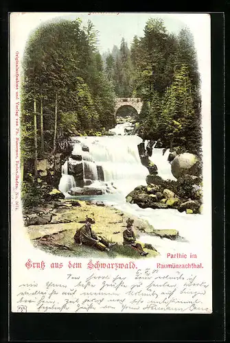 AK Raumünzachthal /Schwarzwald, Wasserfall mit zwei Besuchern