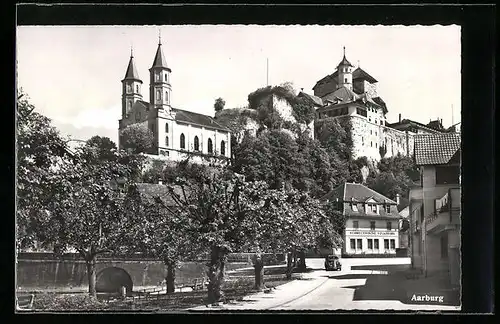 AK Aarburg, Strassenpartie mit Schweizerischer Volksbank und Kirche